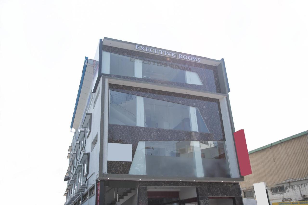 Oyo 11097 Hotel Grand Arabian Bengalúr Exteriér fotografie